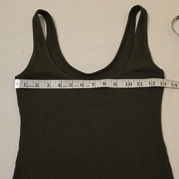 aritzia Wilfred free olive color  bodysuit (tank) small - Picture 4 of 7